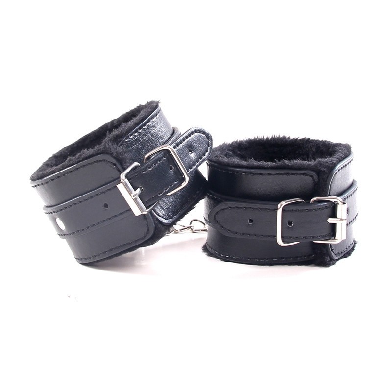 Bộ phụ kiện Bondage màu đen sang trọng và an toàn.