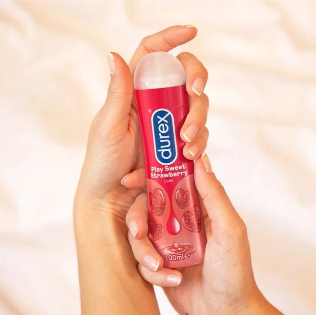 Gel Bôi Trơn Durex Play Saucy Strawberry