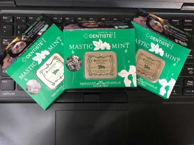   kẹo tình yêu Love mint gồm 20 viên màu xanh ngọc